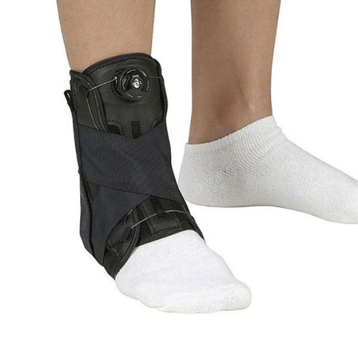 ANKLE SUPPORT POWERED BY THE BOA CLOSURE SYSTEM